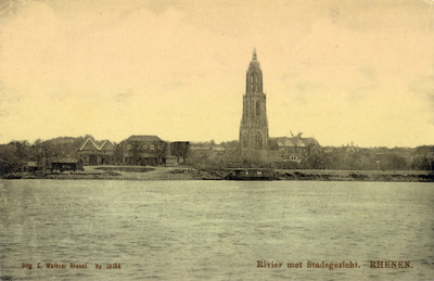 11987 Gezicht op Rhenen, vanaf de zuidelijke Rijnoever, met in het midden de Cuneratoren.